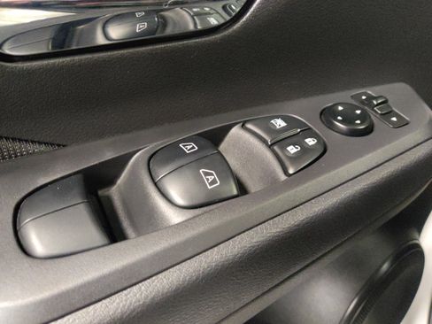 Used 2024 Nissan Kicks SV FWD image 27