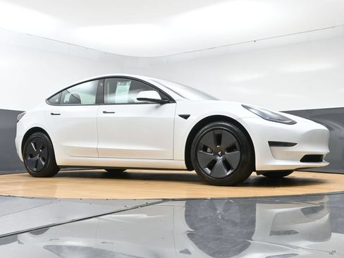 Used 2023 Tesla Model 3 Standard Range RWD image 51