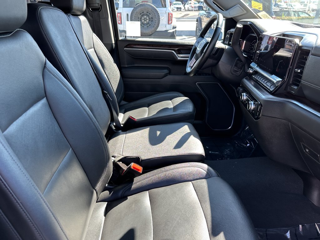 Used 2025 GMC Sierra 1500 SLT AWD/4WD image 16