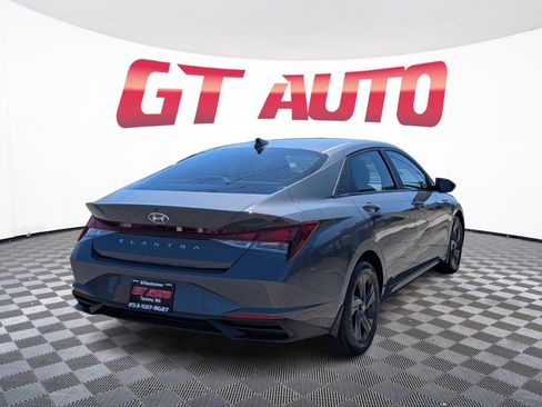 Used 2023 Hyundai Elantra SEL FWD image 4