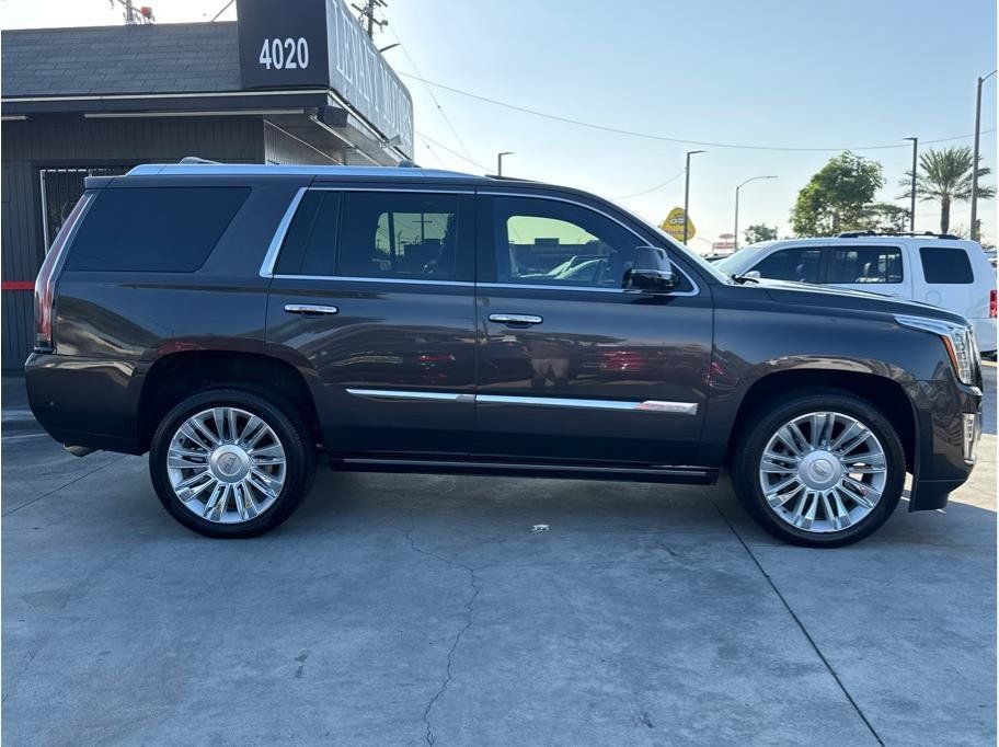 Used 2017 Cadillac Escalade Platinum AWD/4WD image 8