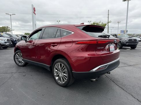 Certified 2024 Toyota Venza XLE AWD/4WD image 6