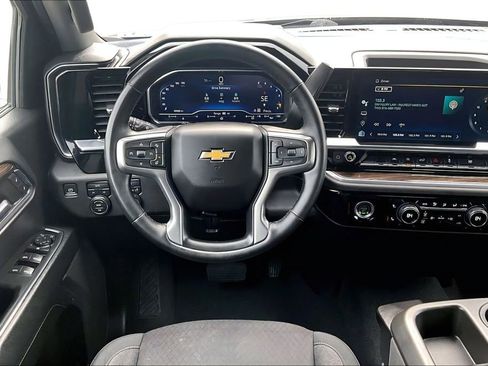 Used 2023 Chevrolet Silverado 1500 LT w/ Protection Package AWD/4WD image 4