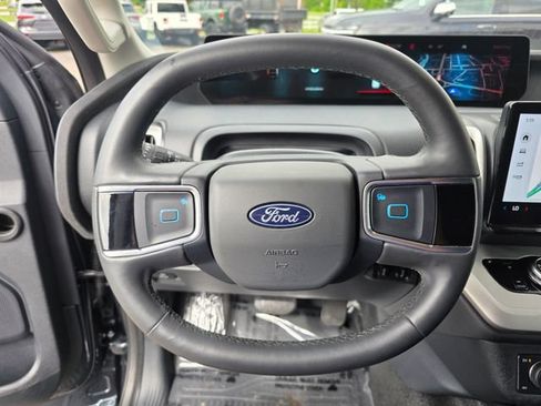 Used 2025 Ford Expedition Max XL AWD/4WD image 26