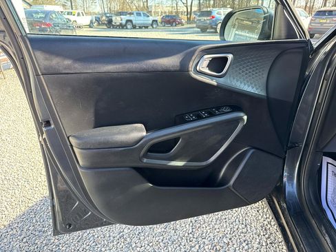 Used 2021 Kia Soul S image 15