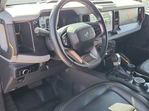 Used 2023 Ford Bronco Badlands image 20