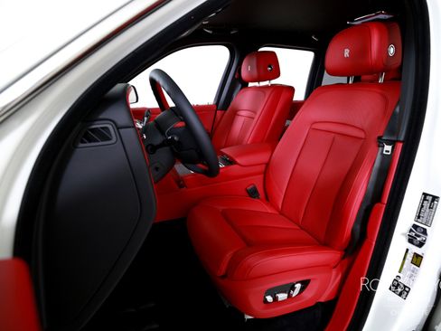 New 2026 Rolls-Royce Cullinan image 13