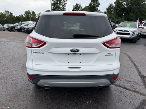 Used 2016 Ford Escape SE w/ Equipment Group 201A FWD image 4