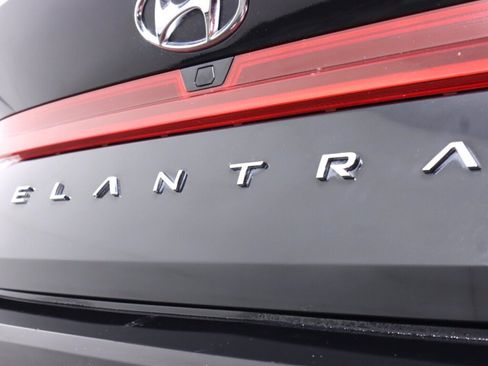 Used 2022 Hyundai Elantra SEL w/ Convenience + Premium Package FWD image 36