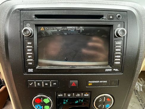 Used 2009 Buick Enclave CXL w/ Entertainment Package #4 AWD/4WD image 22
