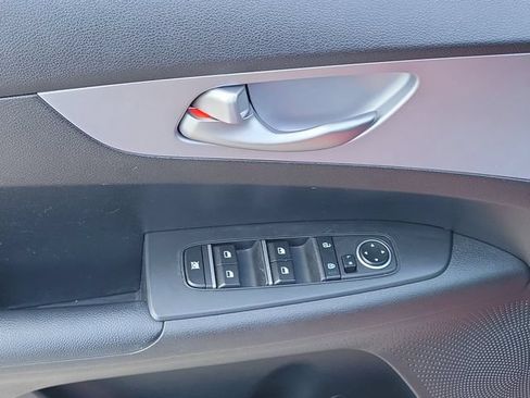 Used 2024 Kia Forte LXS FWD image 21