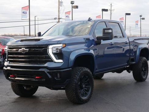 Used 2025 Chevrolet Silverado 2500 LT w/ Trail Boss Package image 8