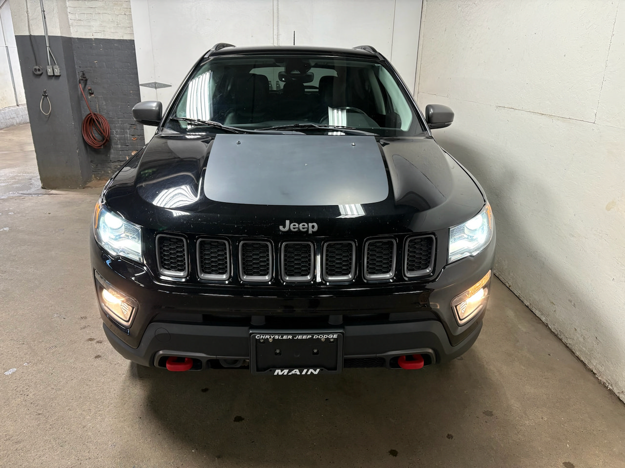 Used 2018 Jeep Compass Trailhawk w/ Leather Interior Group AWD/4WD image 5