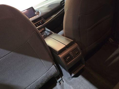 Used 2024 Nissan Rogue S FWD image 21