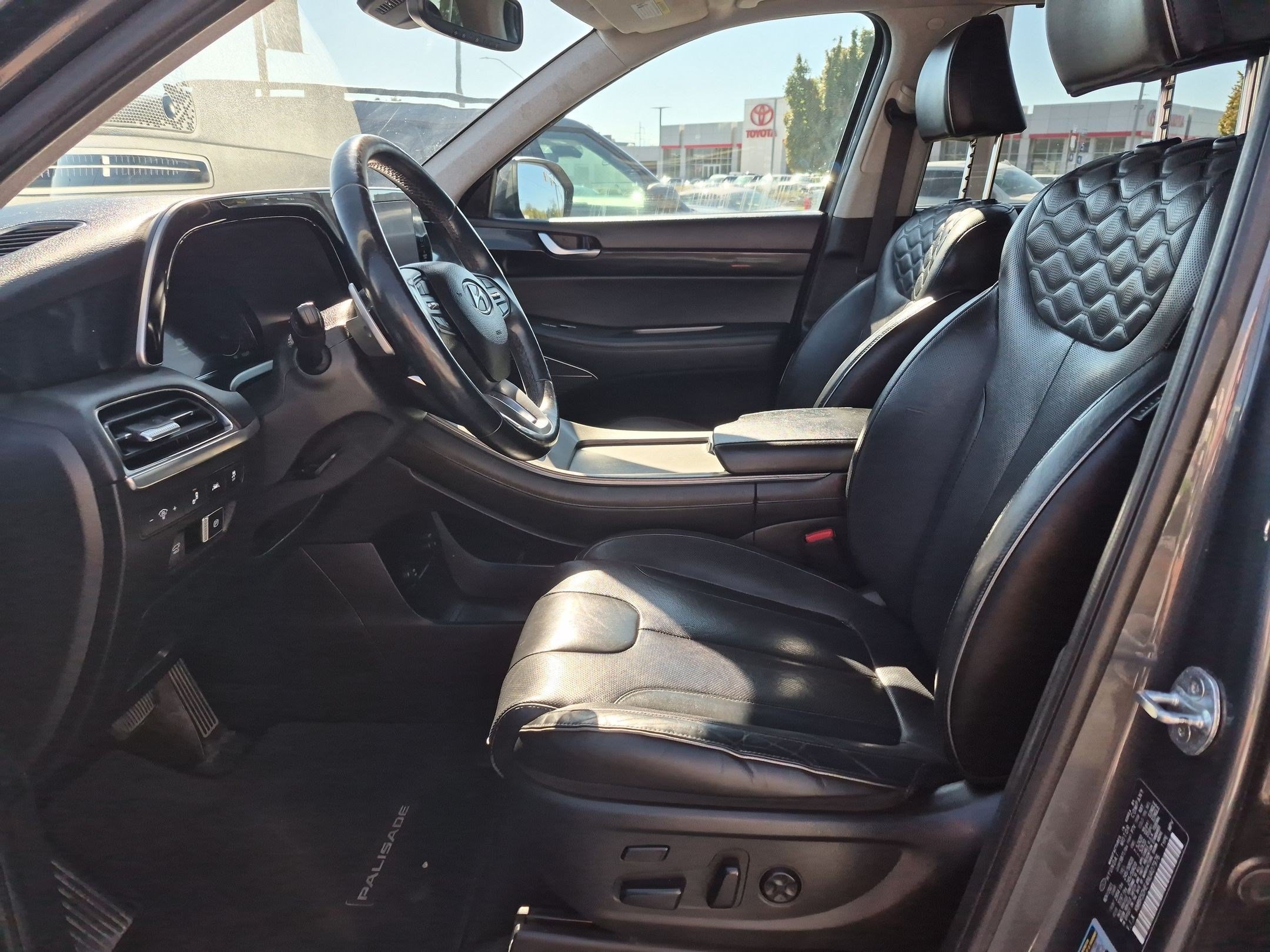 Used 2022 Hyundai Palisade Limited AWD/4WD image 16