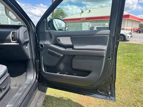 Certified 2025 Ford Expedition Active AWD/4WD image 14
