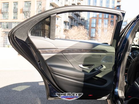 Used 2018 Mercedes-Benz S 560 Sedan w/ AMG Line Exterior image 46
