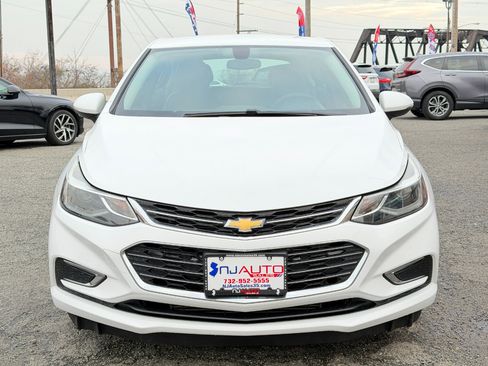 Used 2017 Chevrolet Cruze Premier image 10