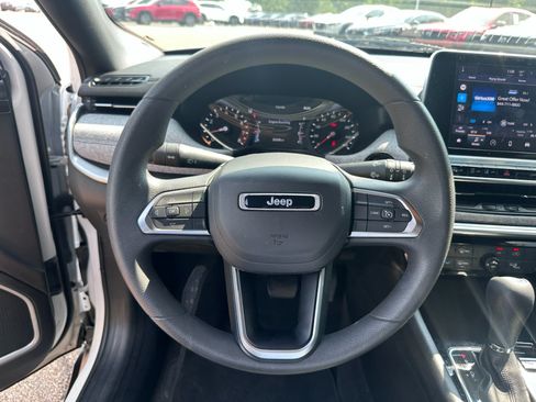 Used 2025 Jeep Compass Sport AWD/4WD image 18