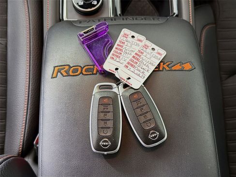 Used 2025 Nissan Pathfinder Rock Creek AWD/4WD image 33