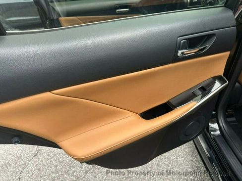 Used 2016 Lexus IS 200t image 17