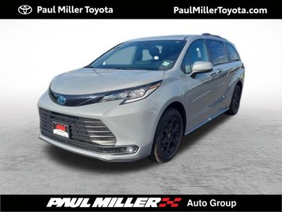 Certified 2025 Toyota Sienna XLE Woodland Edition