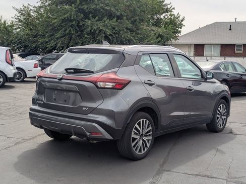Used 2024 Nissan Kicks SV image 3