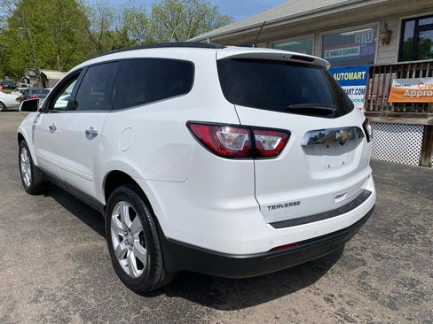Used 2017 Chevrolet Traverse LT w/ Style and Technology Package FWD image 8