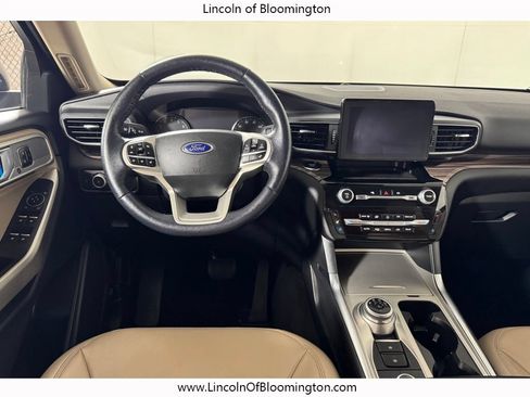 Used 2022 Ford Explorer Limited w/ Equipment Group 301A AWD/4WD image 17