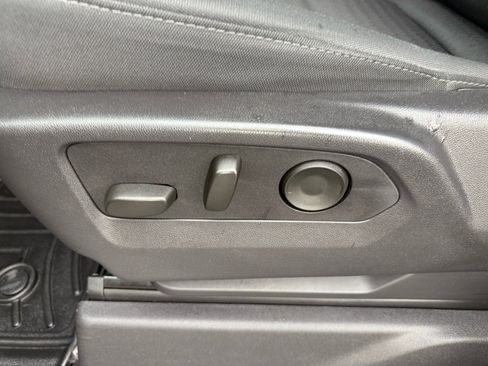 Used 2024 Chevrolet Silverado 1500 Custom Trail Boss w/ LPO, Dark Essentials Package image 16