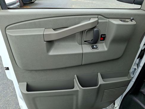 Used 2025 Chevrolet Express 2500 w/ Enhanced Convenience Package RWD image 12