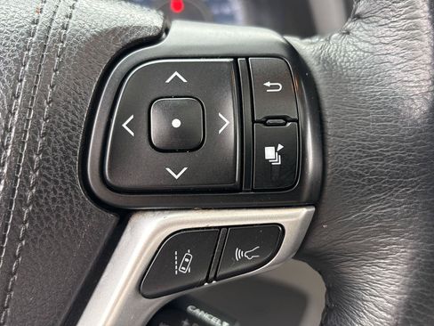 Used 2018 Toyota Sienna XLE Premium w/ Carpet Mat Package AWD/4WD image 23