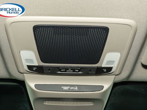 Used 2025 Honda HR-V LX image 32