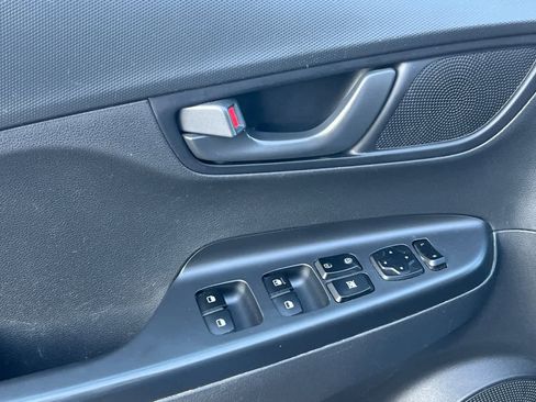 Used 2022 Hyundai Kona SEL image 13