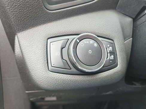 Used 2015 Ford C-MAX Energi SEL w/ Equipment Group 302A image 32