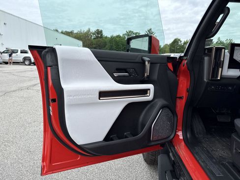 New 2025 GMC Hummer EV 3X w/ LPO, Dark Essentials Package image 17