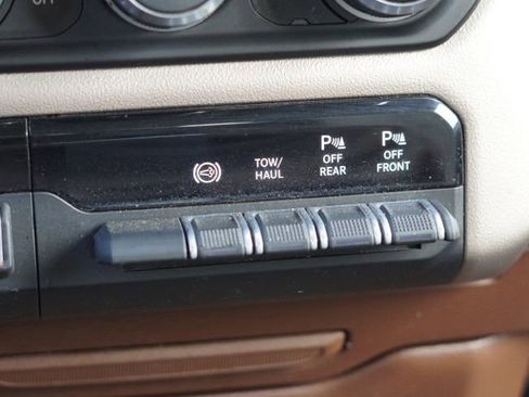 Used 2020 RAM 3500 Laramie image 38