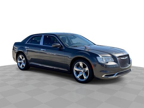 Used 2023 Chrysler 300 Touring image 1