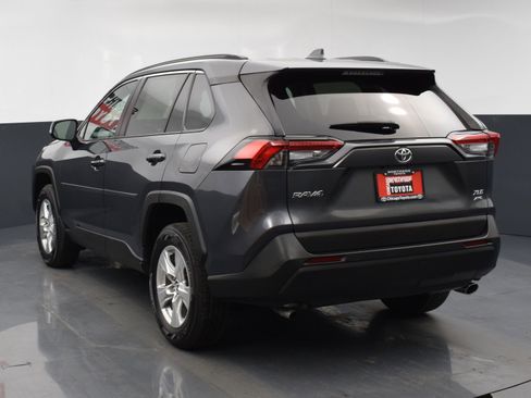 Used 2020 Toyota RAV4 XLE image 3