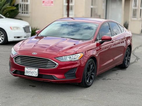 Used 2019 Ford Fusion SE FWD image 8