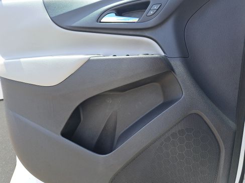 Used 2023 Chevrolet Equinox LS FWD image 24
