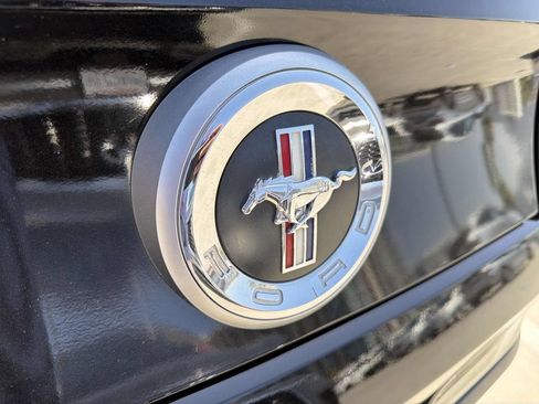Used 2010 Ford Mustang Coupe RWD image 19