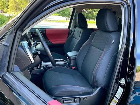 Certified 2021 Toyota Tacoma SR5 image 9