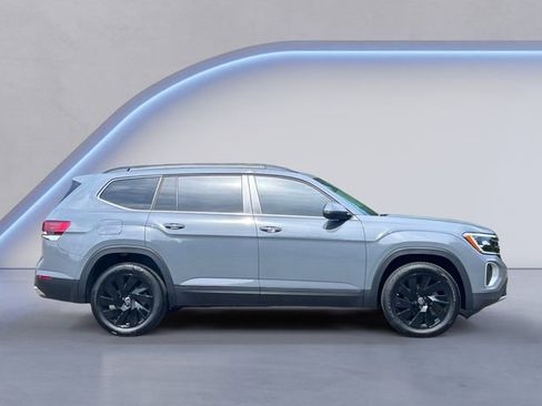 New 2026 Volkswagen Atlas SE FWD image 4