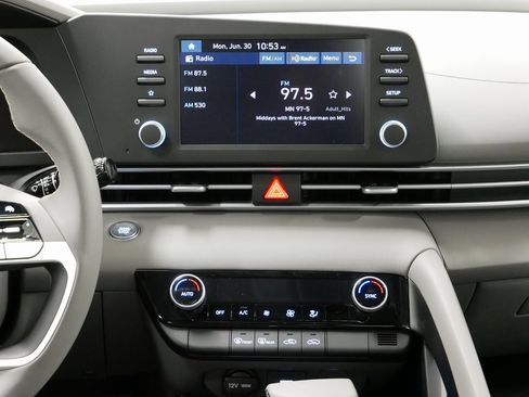 New 2025 Hyundai Elantra Sport image 11