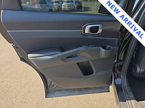 Used 2021 Kia Sorento S image 28