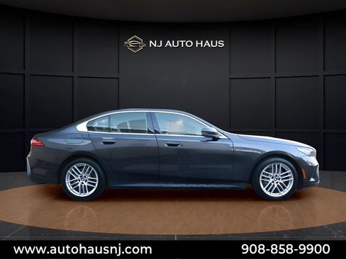 Used 2025 BMW 530i RWD image 15