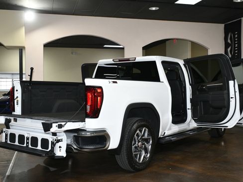 Used 2023 GMC Sierra 1500 SLT w/ SLT Premium Plus Package AWD/4WD image 91