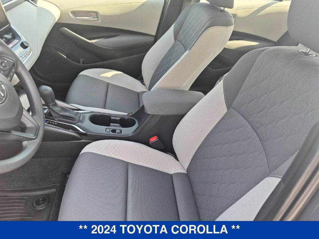 Used 2024 Toyota Corolla LE FWD image 13