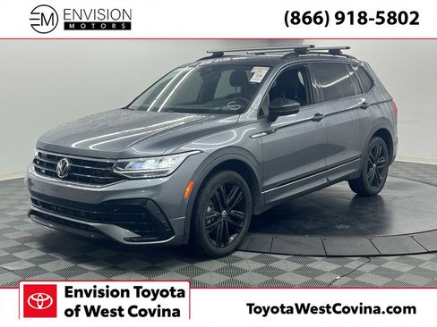 Used 2022 Volkswagen Tiguan SE R-Line image 1